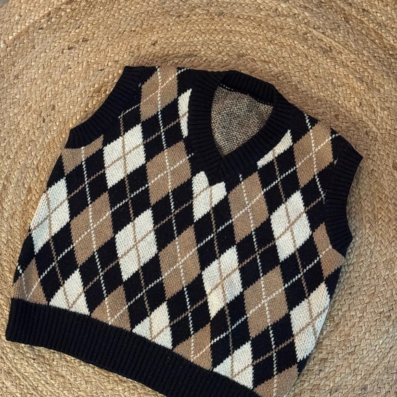 Sweater Vest - Picture 8 of 9